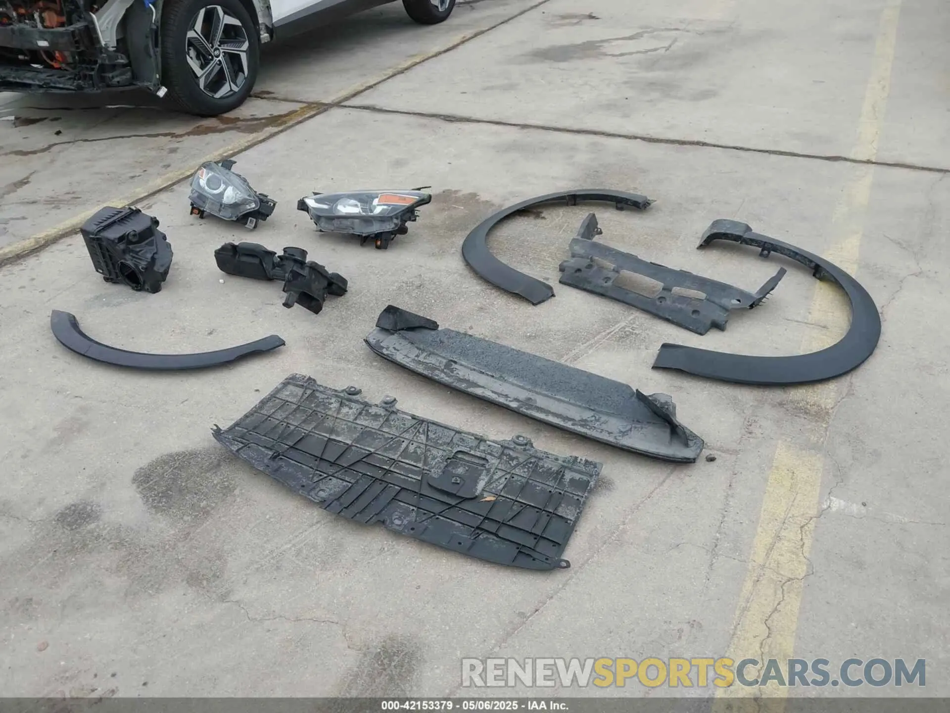 11 Photograph of a damaged car JM1DKDC71K1420987 MAZDA CX-3 2019