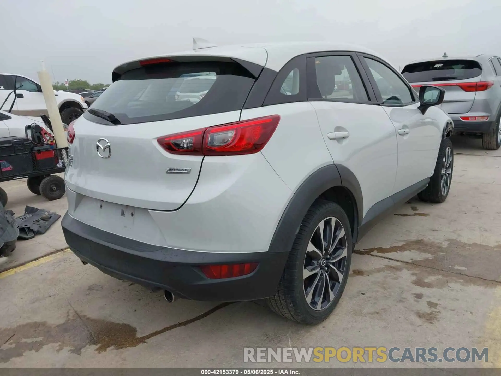 4 Photograph of a damaged car JM1DKDC71K1420987 MAZDA CX-3 2019