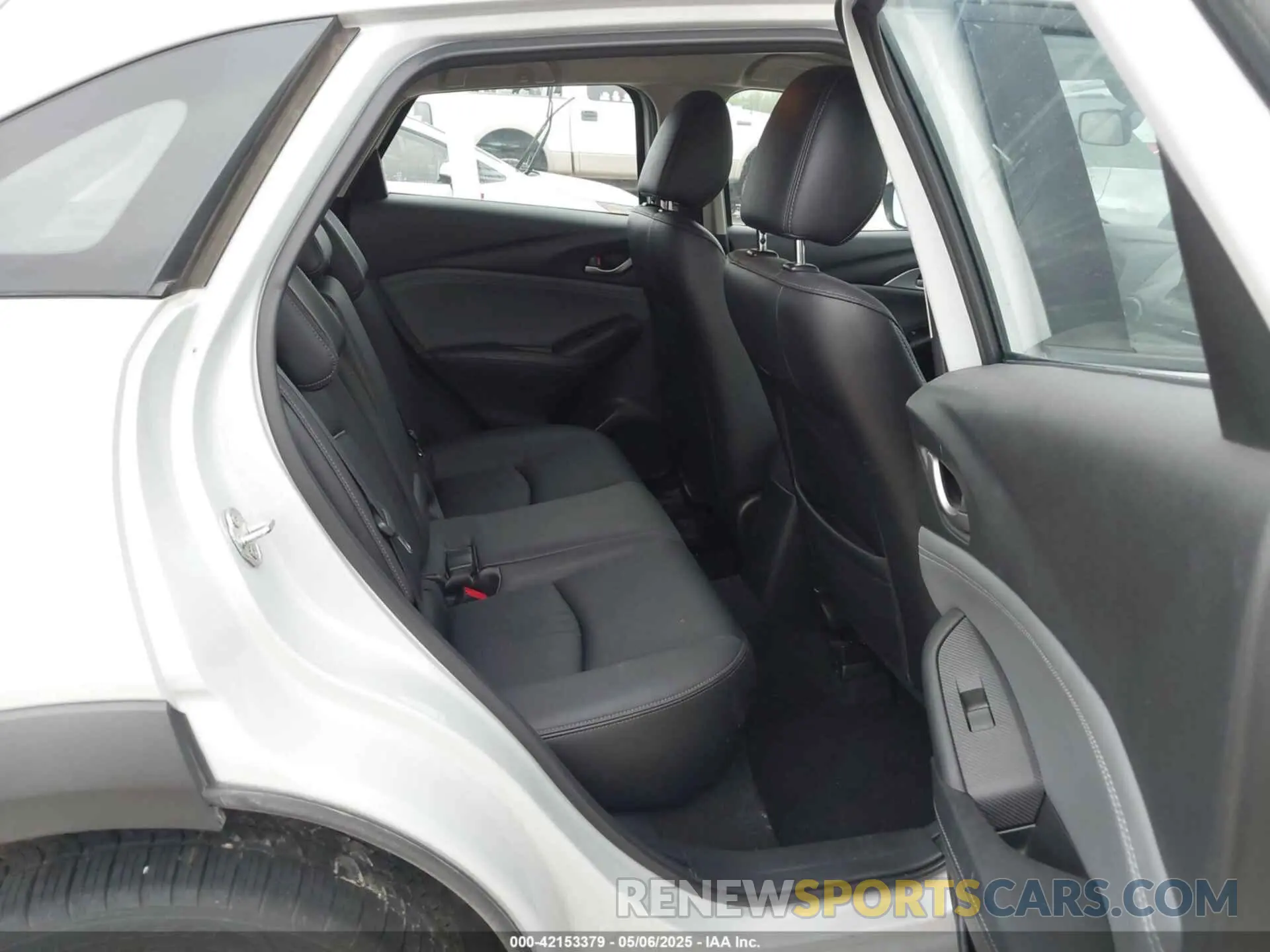 8 Photograph of a damaged car JM1DKDC71K1420987 MAZDA CX-3 2019