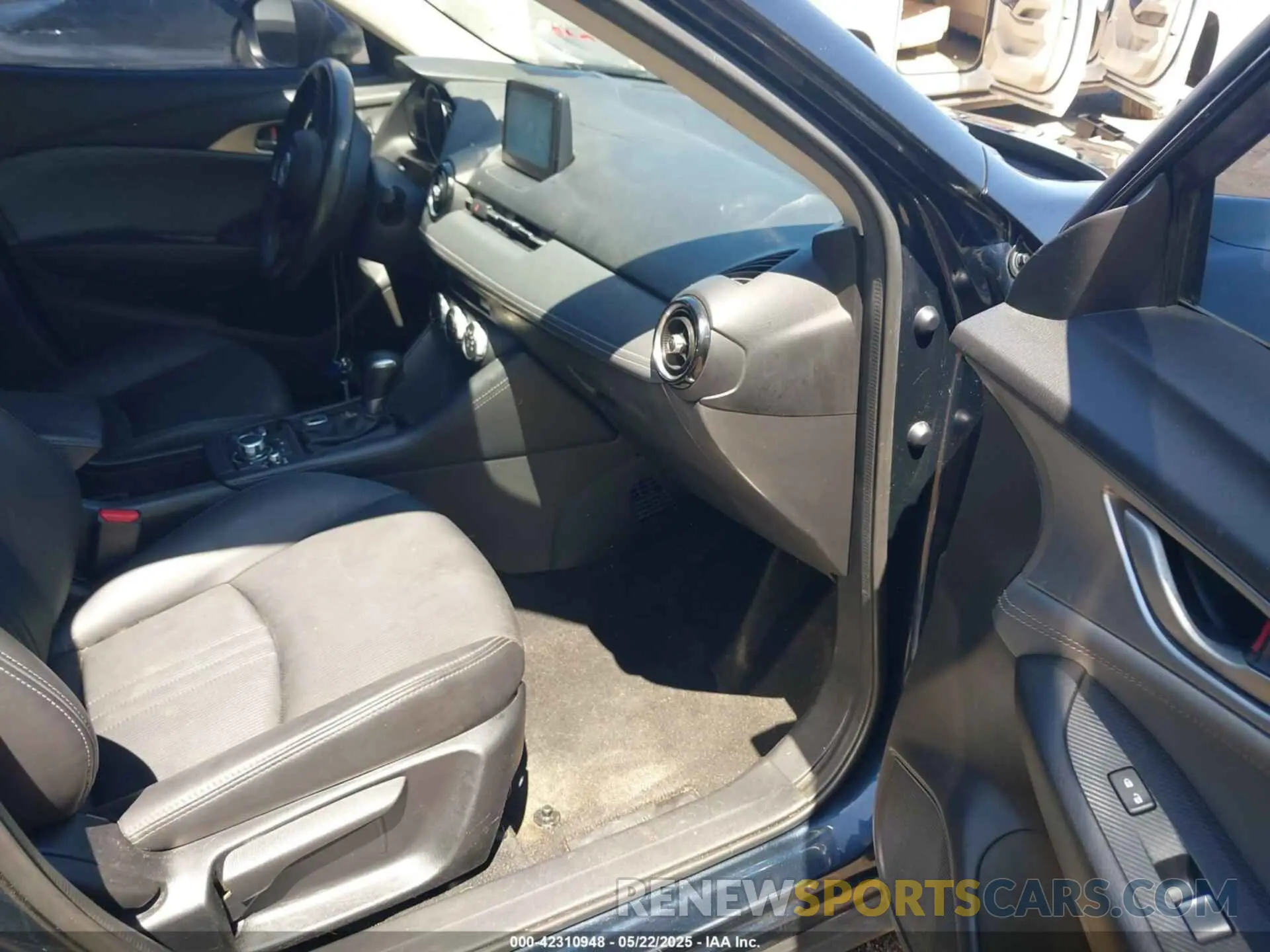 5 Photograph of a damaged car JM1DKDC72K0402522 MAZDA CX-3 2019