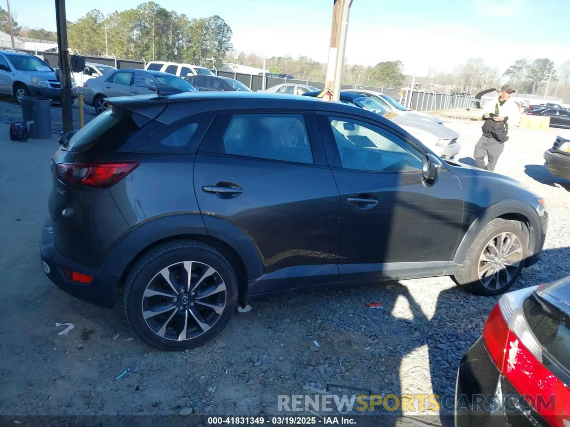 12 Photograph of a damaged car JM1DKDC76K0404001 MAZDA CX-3 2019