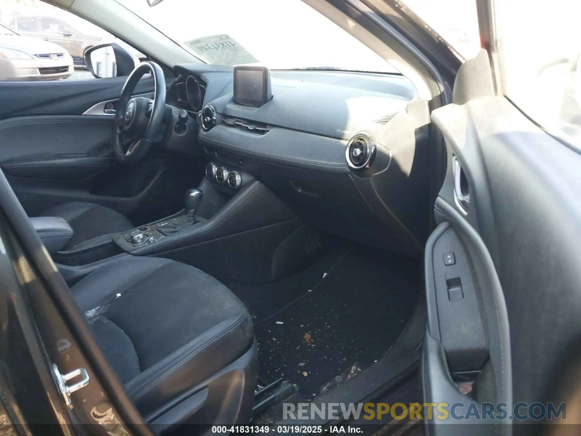 5 Photograph of a damaged car JM1DKDC76K0404001 MAZDA CX-3 2019