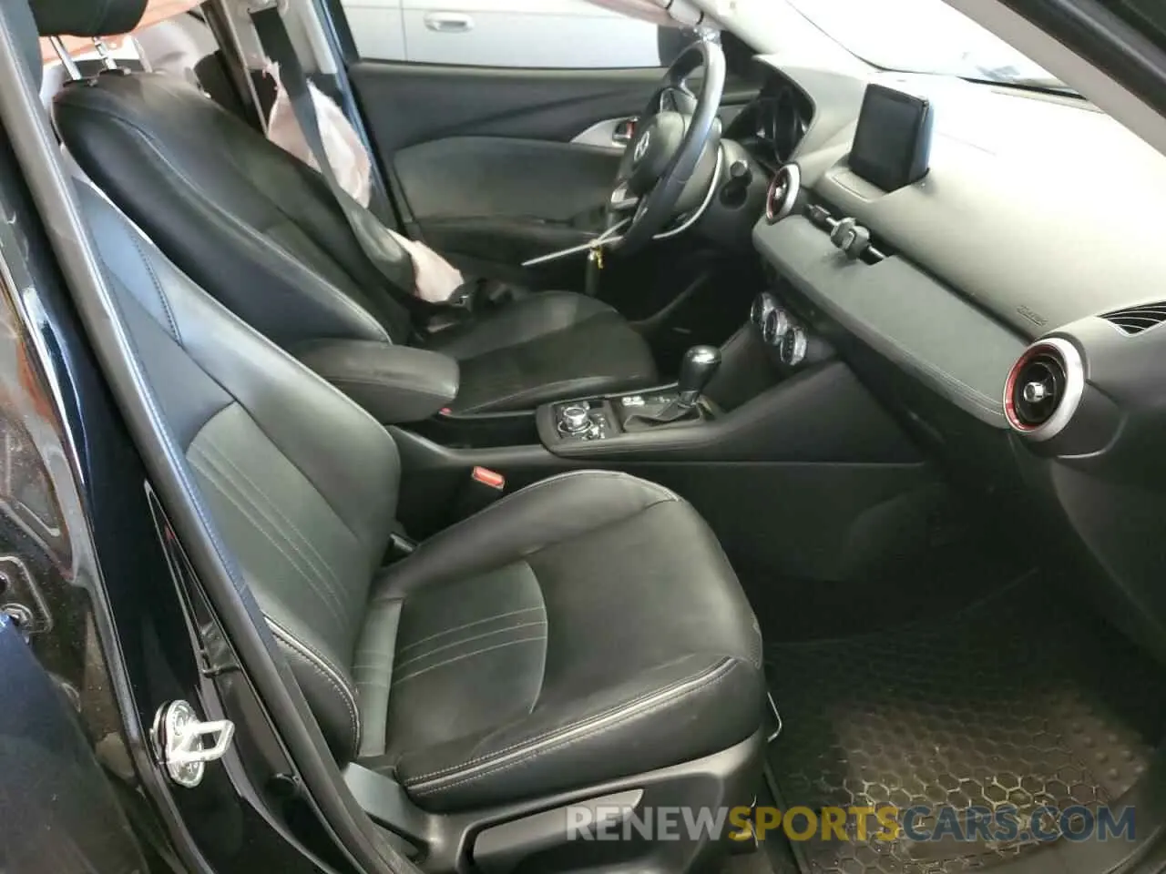 7 Photograph of a damaged car JM1DKDD72K1401203 MAZDA CX-3 2019