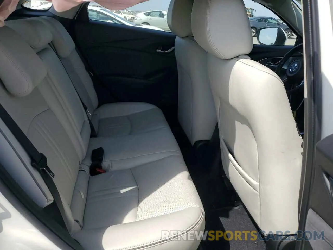 11 Photograph of a damaged car JM1DKDD76K0436980 MAZDA CX-3 2019