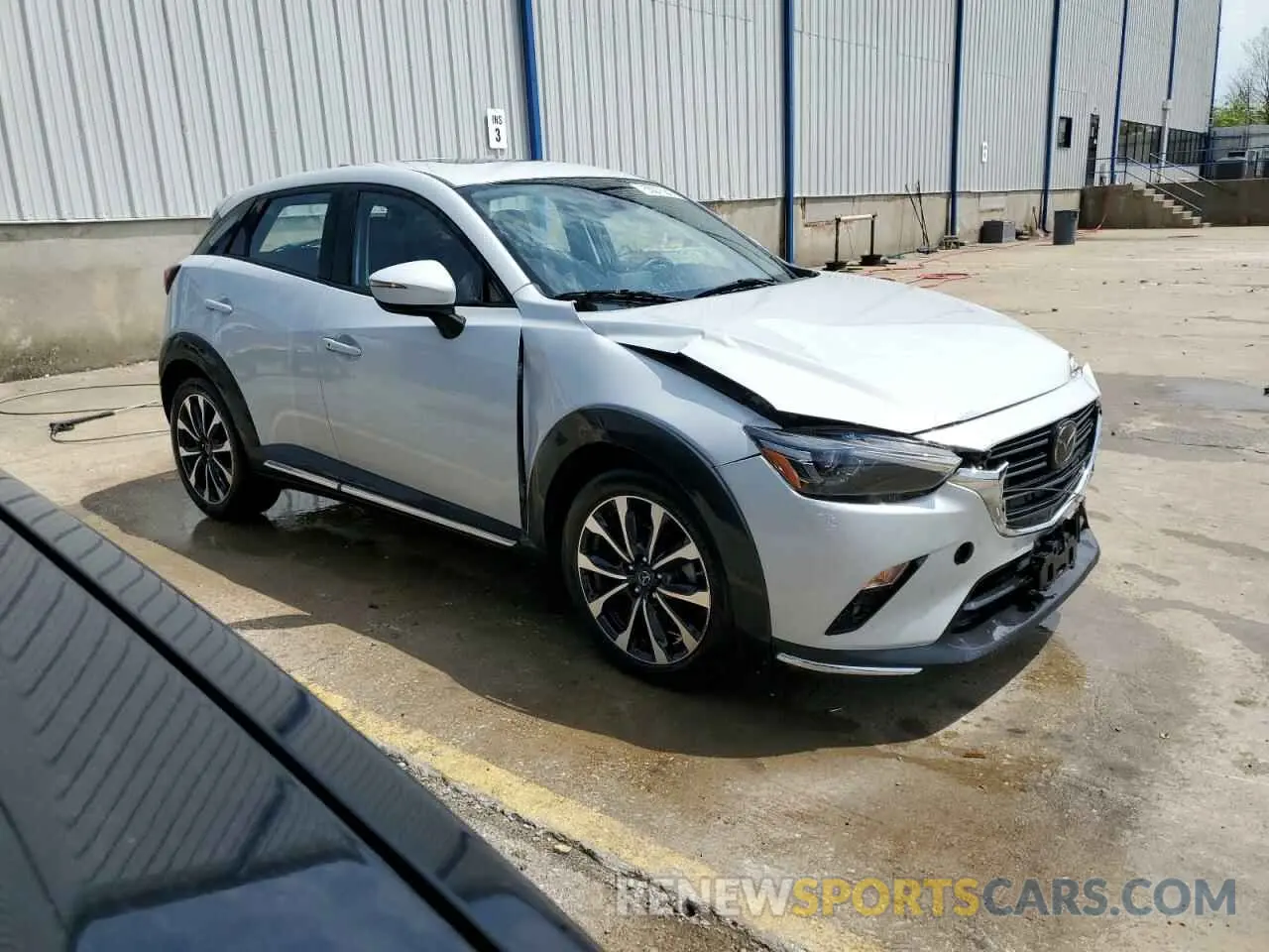 4 Photograph of a damaged car JM1DKDD78K0402295 MAZDA CX-3 2019