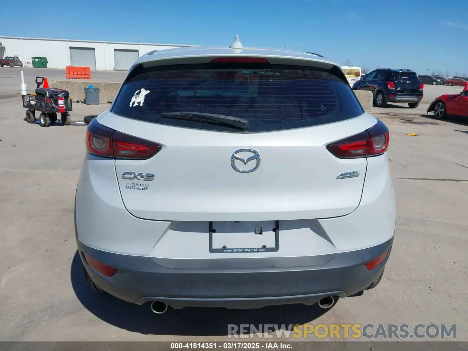 17 Photograph of a damaged car JM1DKDD78K0408033 MAZDA CX-3 2019