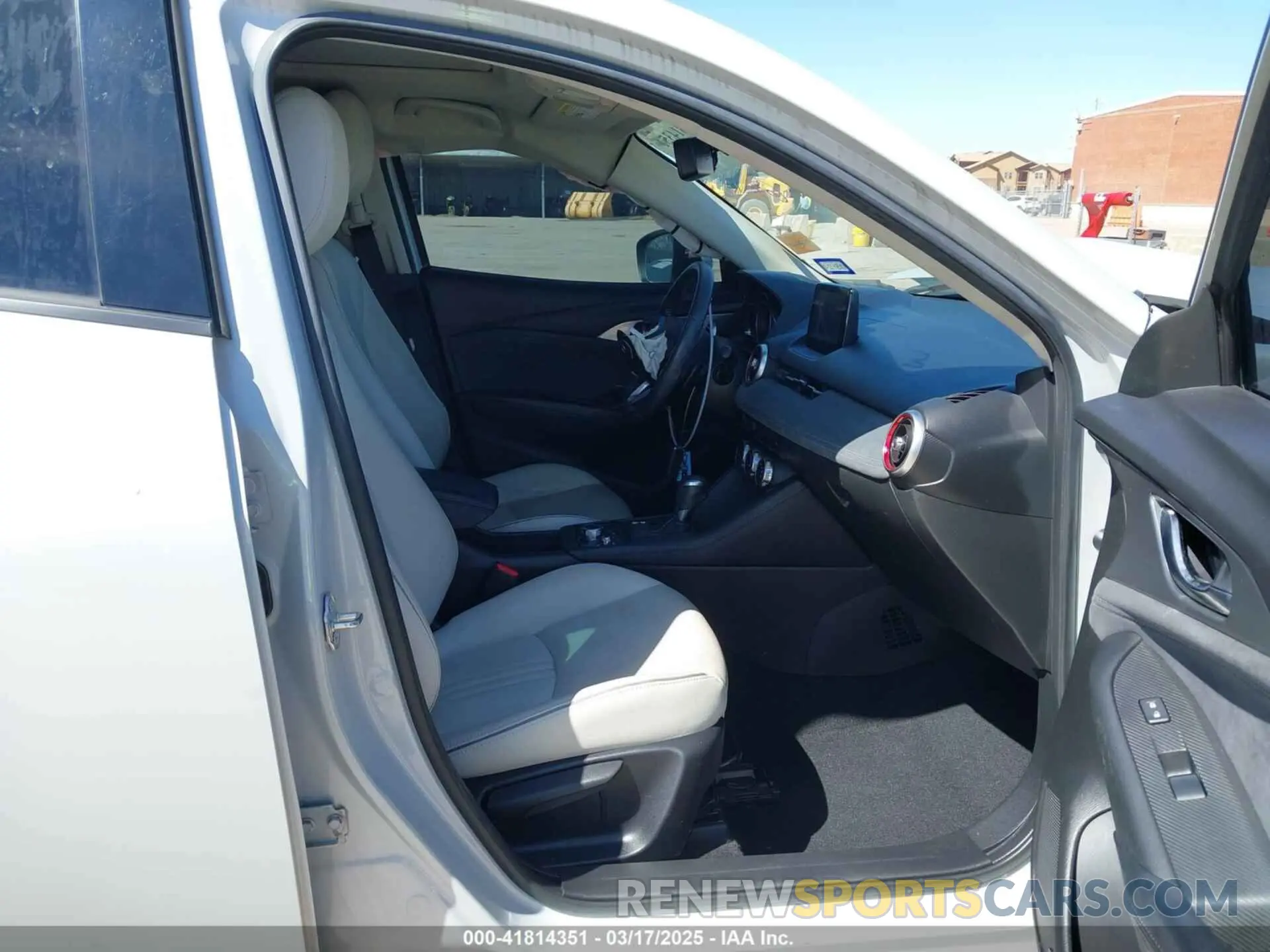 5 Photograph of a damaged car JM1DKDD78K0408033 MAZDA CX-3 2019