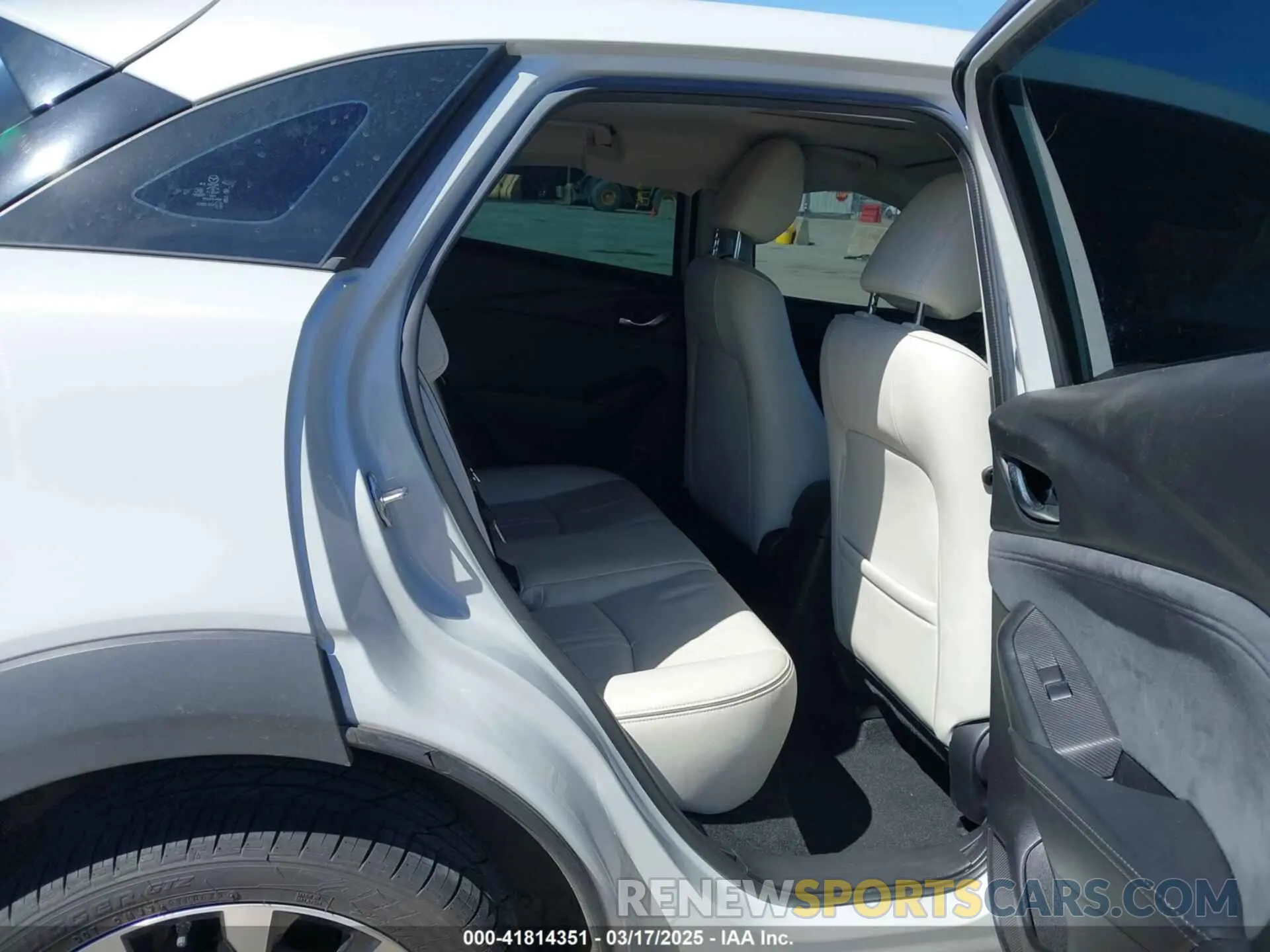 8 Photograph of a damaged car JM1DKDD78K0408033 MAZDA CX-3 2019
