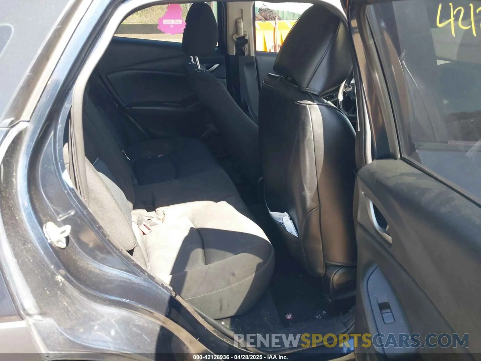 8 Photograph of a damaged car JM1DKFB70K1451421 MAZDA CX-3 2019
