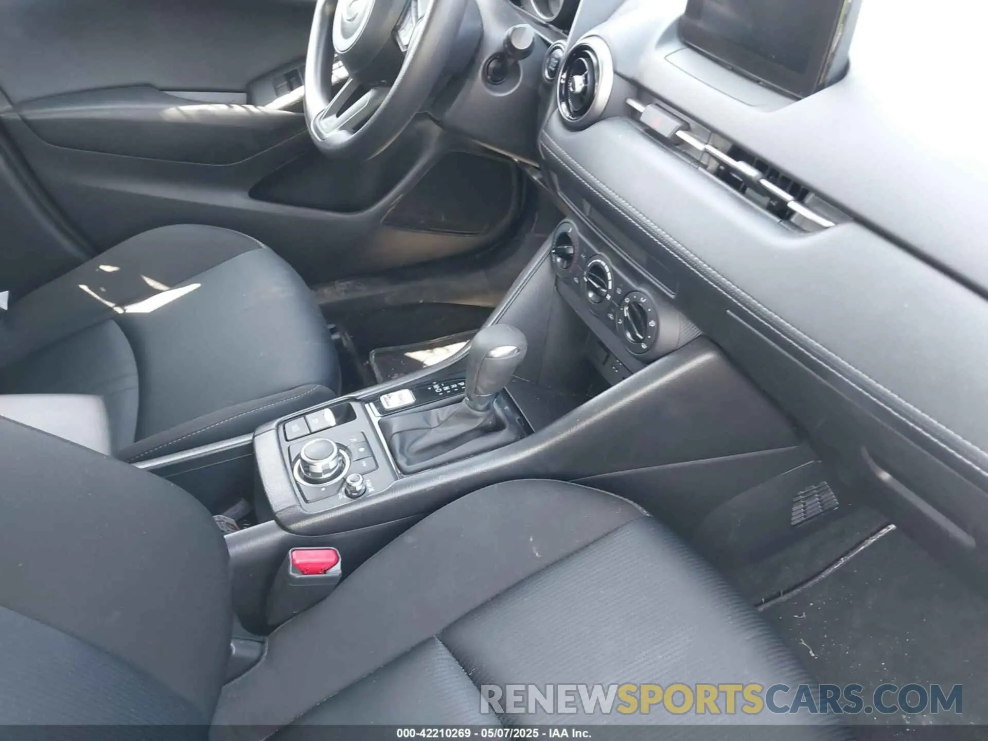 5 Photograph of a damaged car JM1DKFB71K0445584 MAZDA CX-3 2019