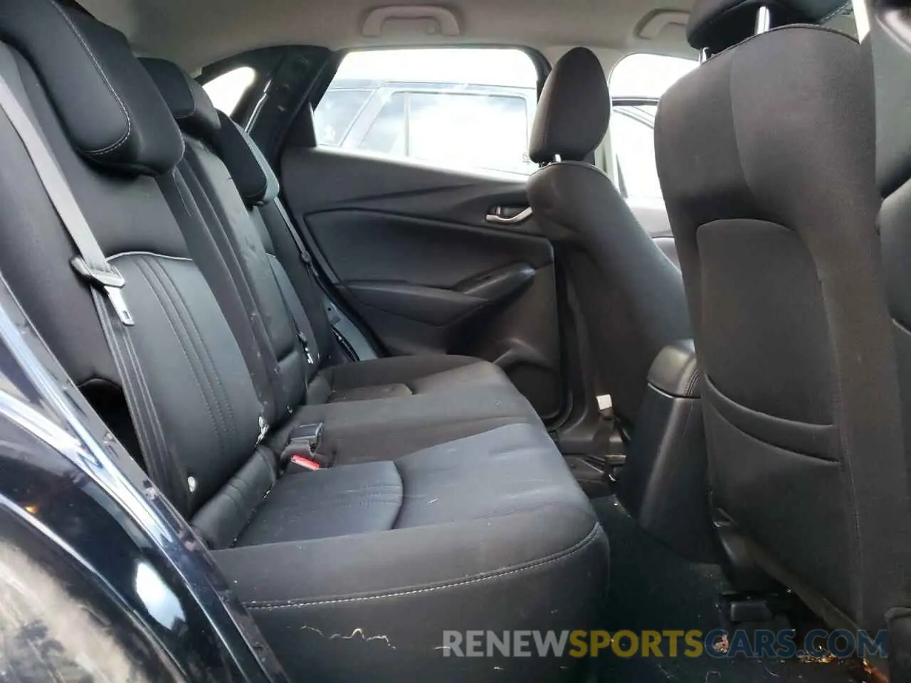 10 Photograph of a damaged car JM1DKFB71K1450746 MAZDA CX-3 2019