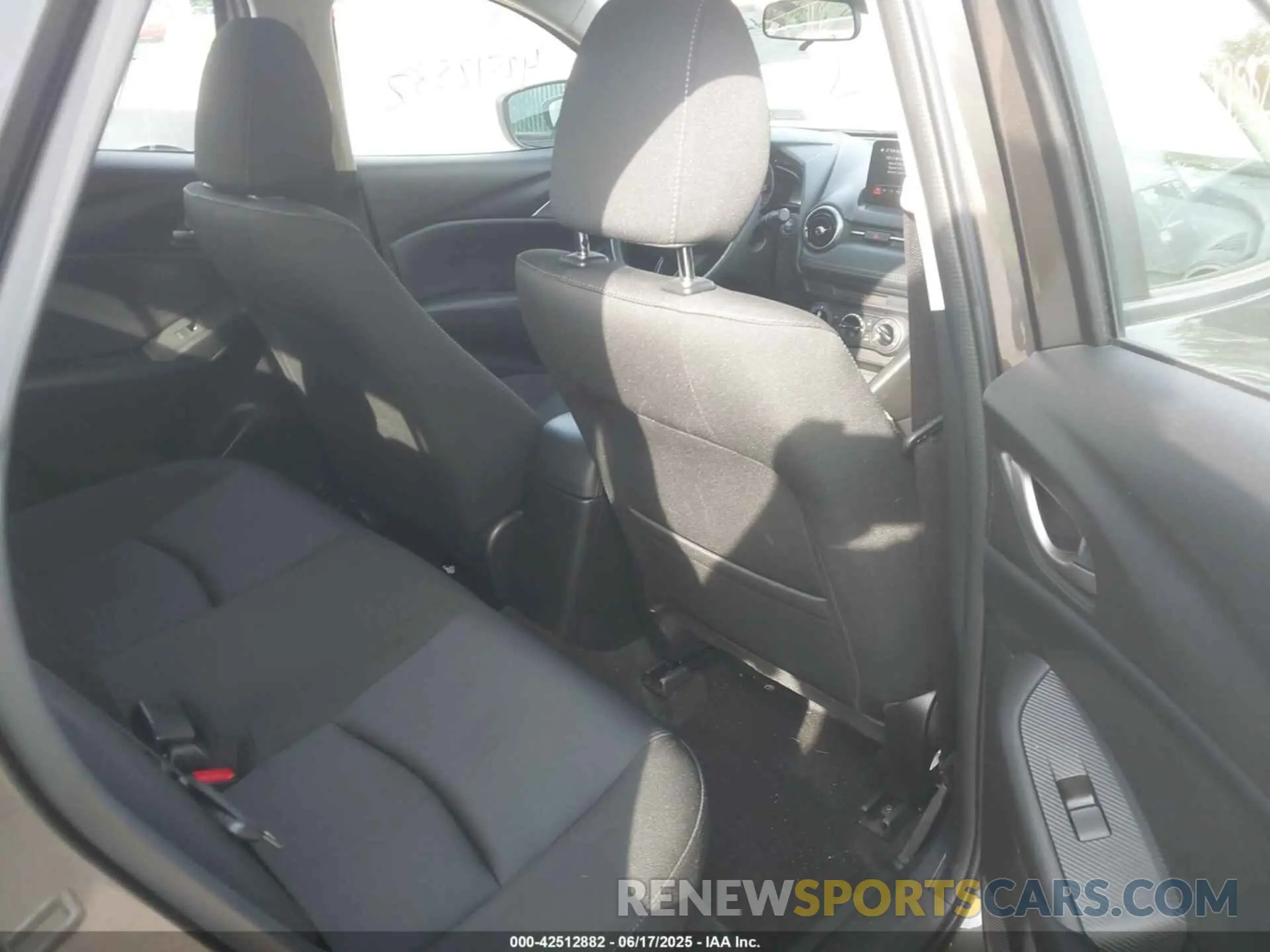 8 Photograph of a damaged car JM1DKFB73K0427698 MAZDA CX-3 2019