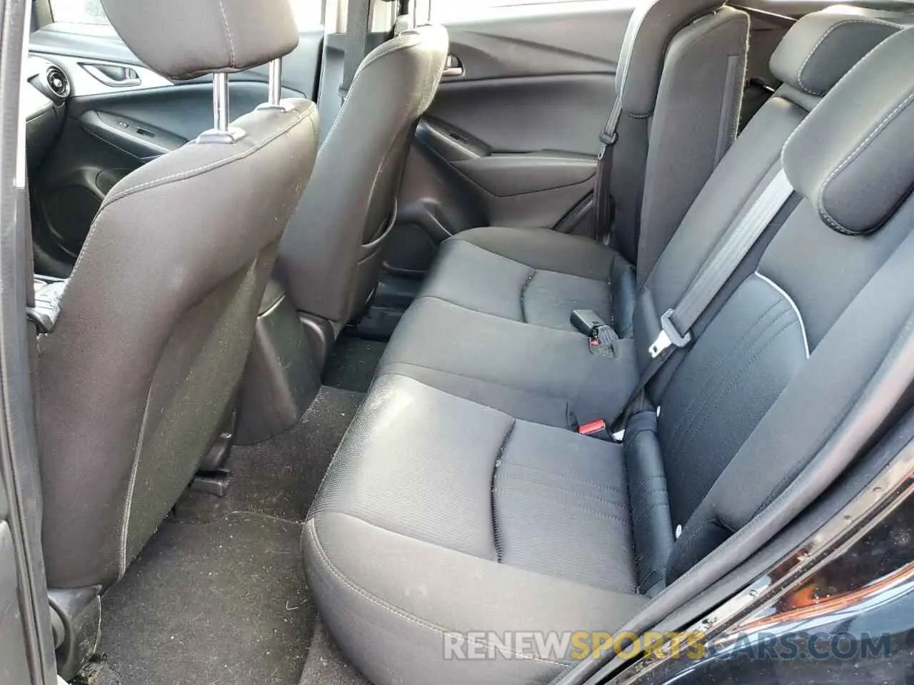 10 Photograph of a damaged car JM1DKFB75K1451219 MAZDA CX-3 2019