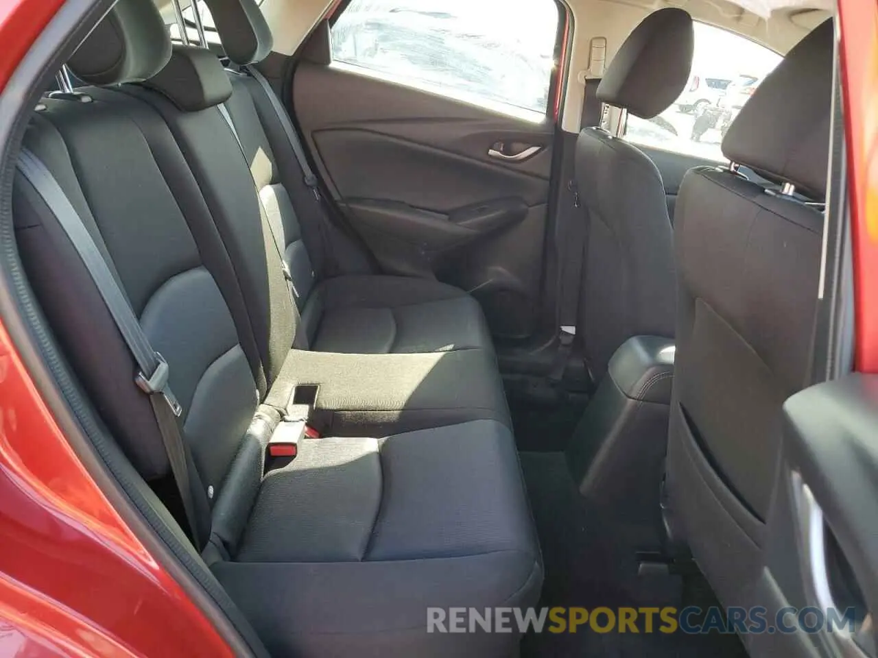 10 Photograph of a damaged car JM1DKFB76K1447051 MAZDA CX-3 2019