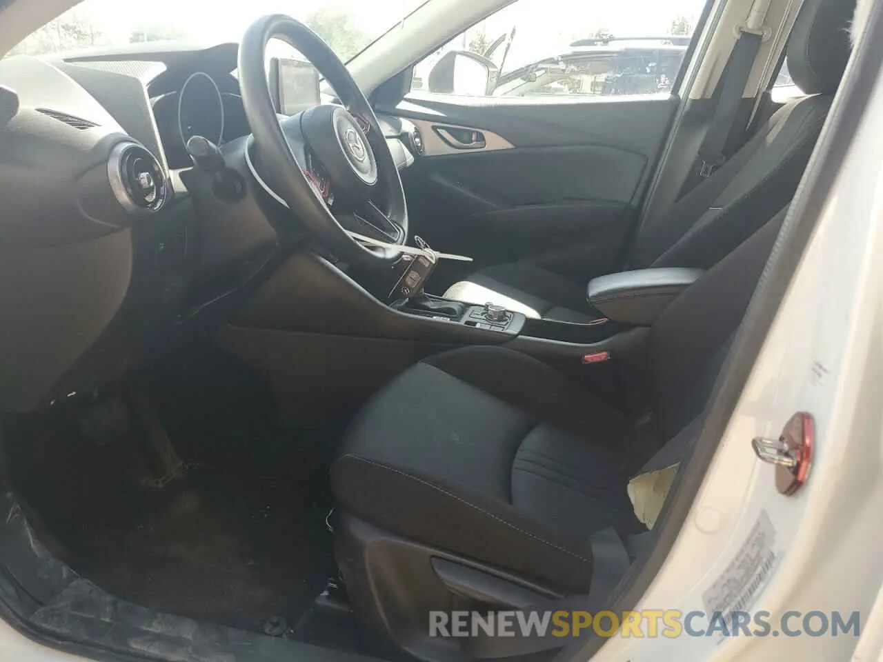 7 Photograph of a damaged car JM1DKFB76K1450791 MAZDA CX-3 2019