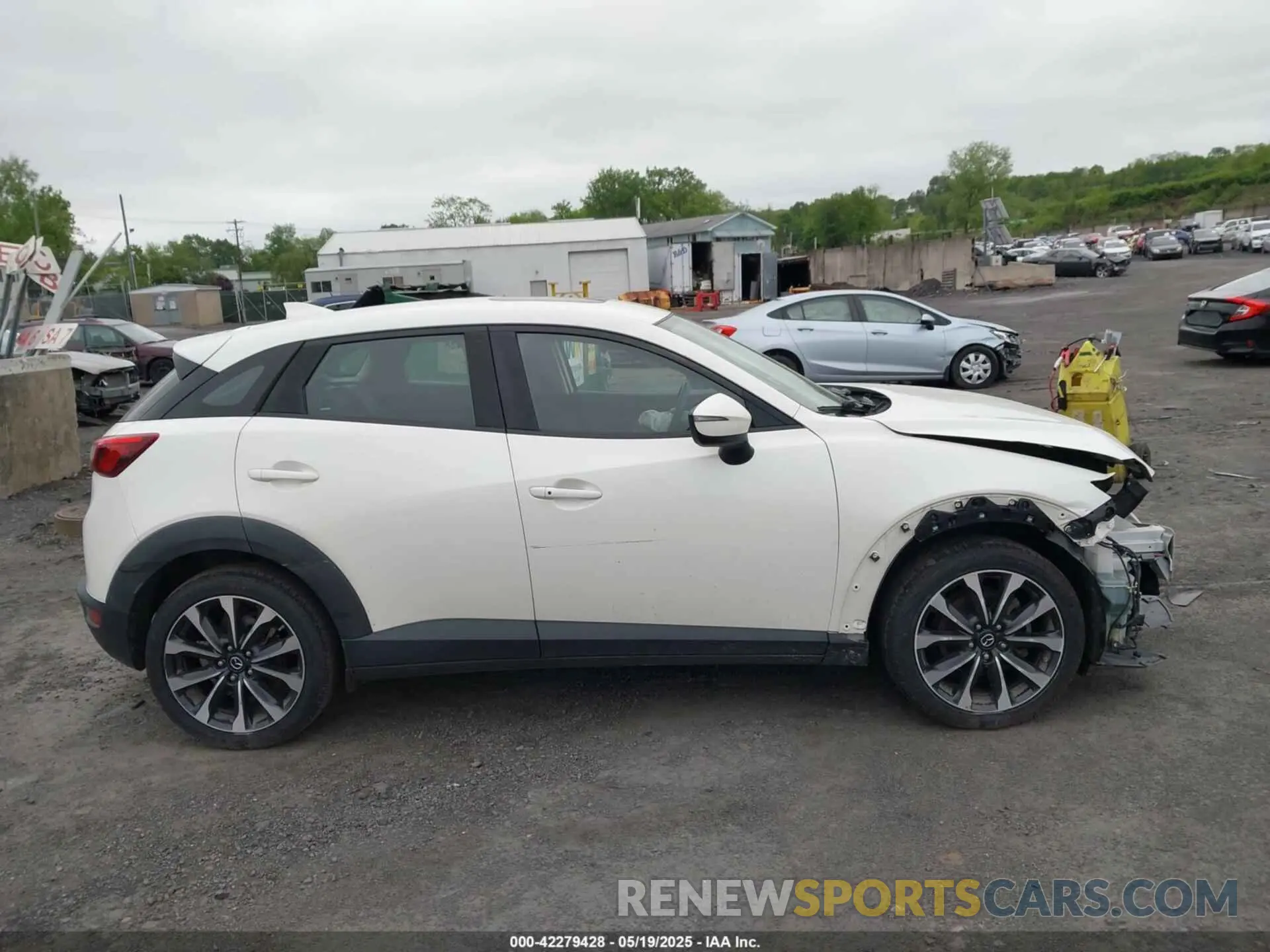 13 Photograph of a damaged car JM1DKFC70K0424269 MAZDA CX-3 2019