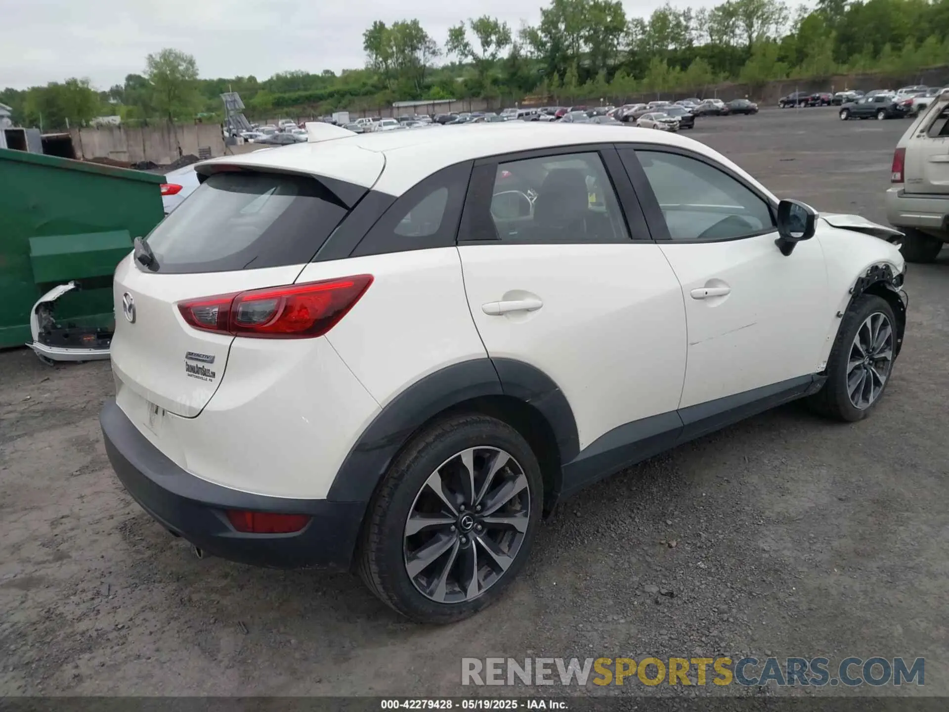 4 Photograph of a damaged car JM1DKFC70K0424269 MAZDA CX-3 2019