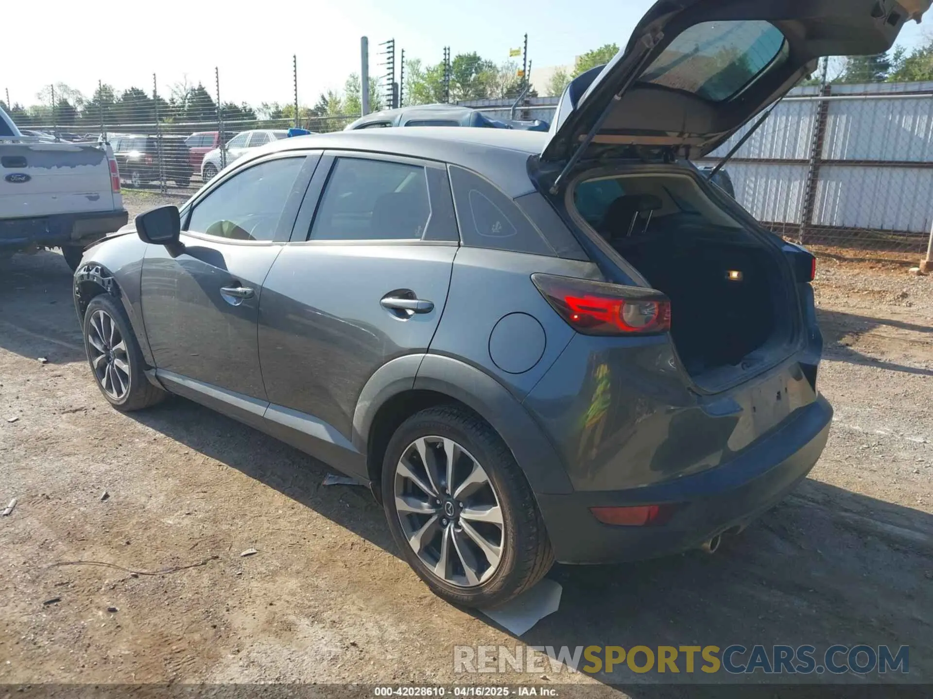 3 Photograph of a damaged car JM1DKFC70K0445901 MAZDA CX-3 2019