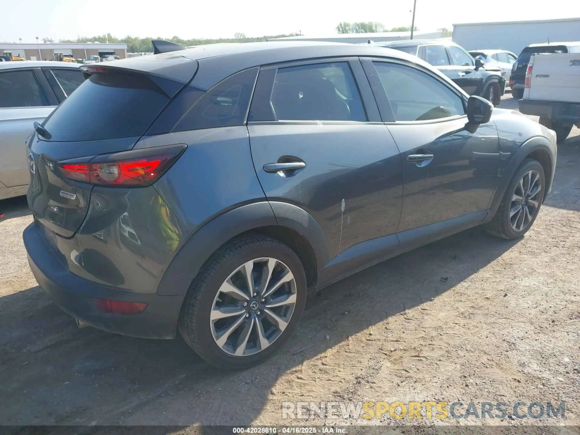 4 Photograph of a damaged car JM1DKFC70K0445901 MAZDA CX-3 2019