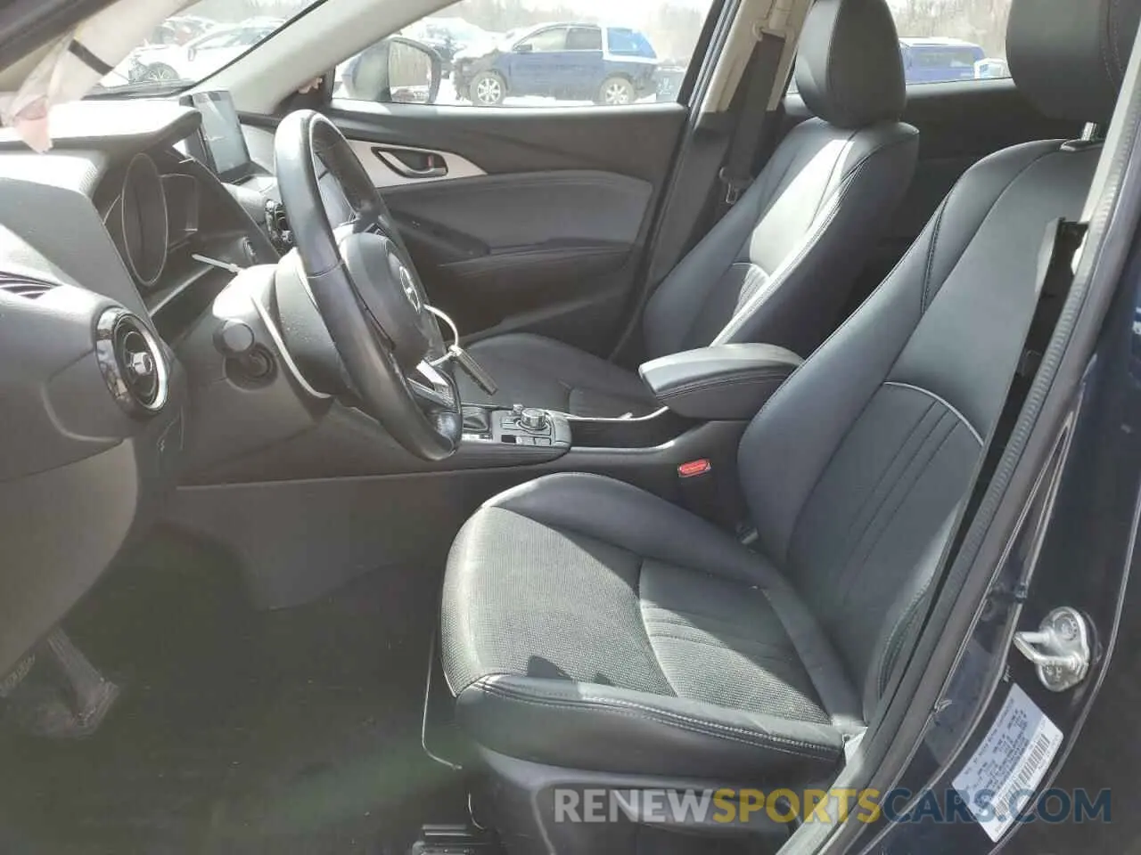 7 Photograph of a damaged car JM1DKFC72K1420105 MAZDA CX-3 2019