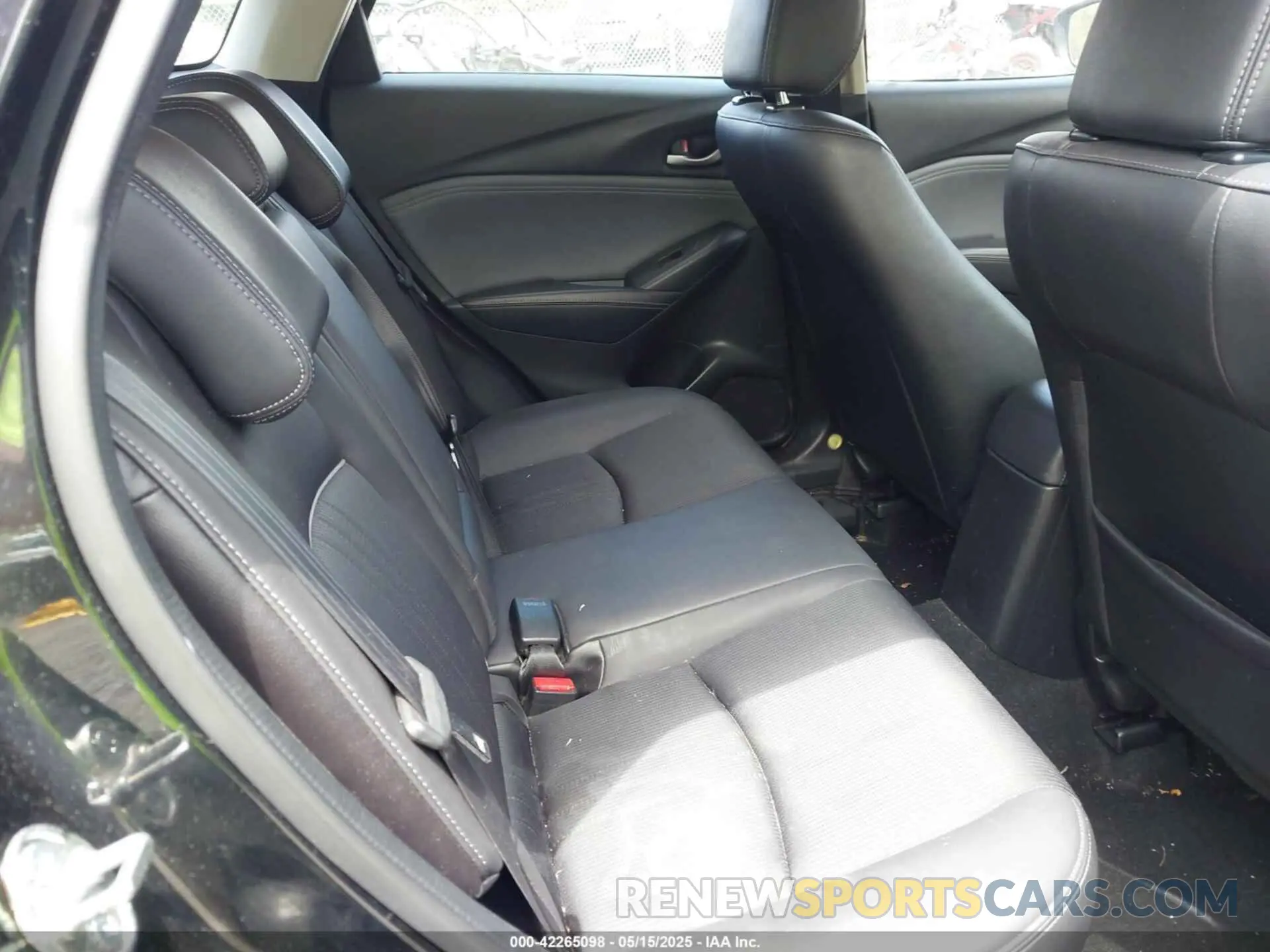 8 Photograph of a damaged car JM1DKFC74K1418386 MAZDA CX-3 2019