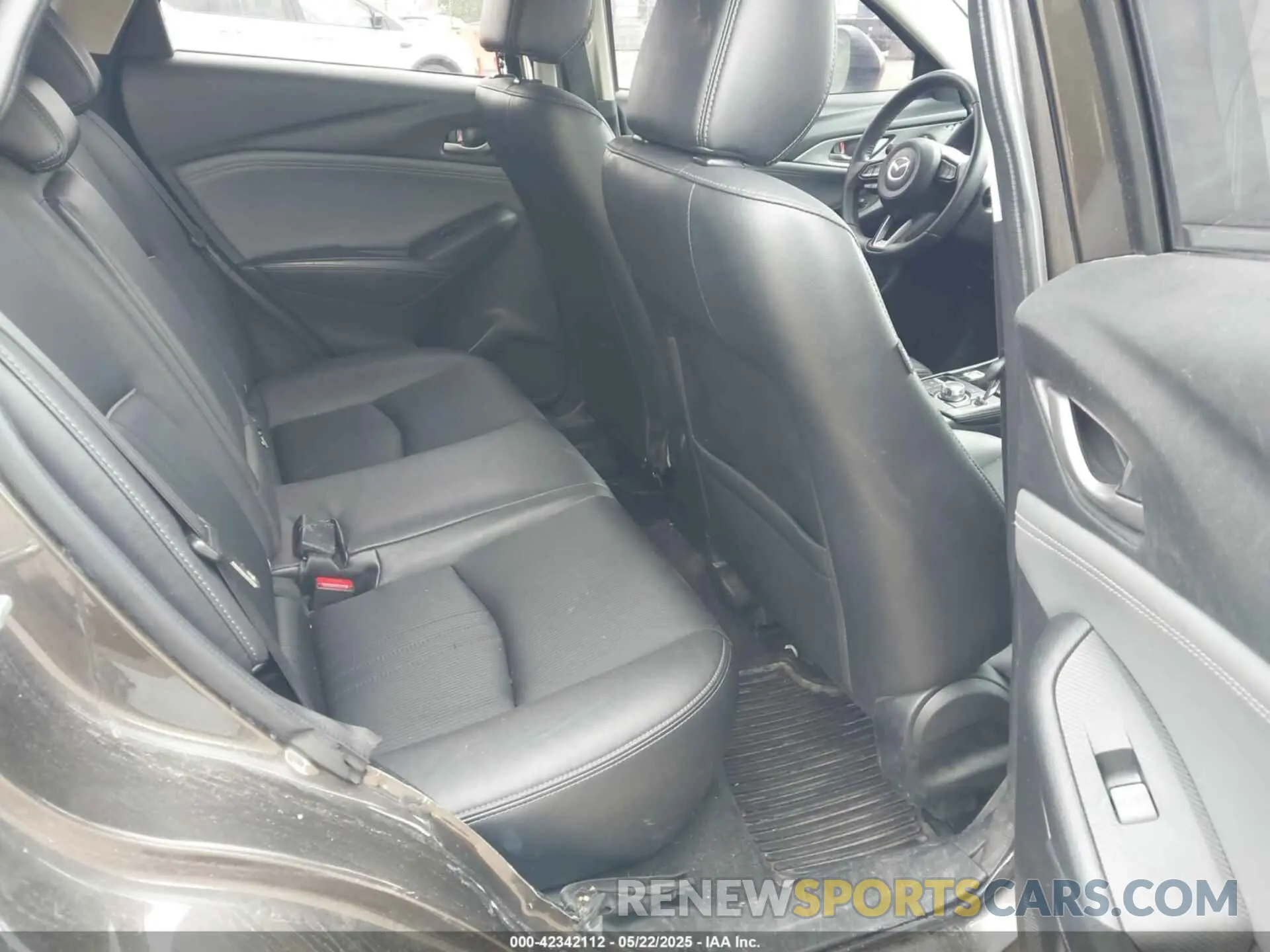 8 Photograph of a damaged car JM1DKFC7XK0408029 MAZDA CX-3 2019