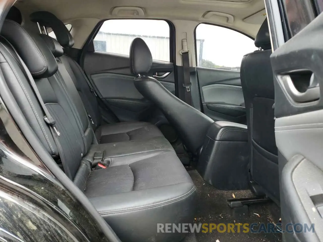 10 Photograph of a damaged car JM1DKFC7XK1400183 MAZDA CX-3 2019