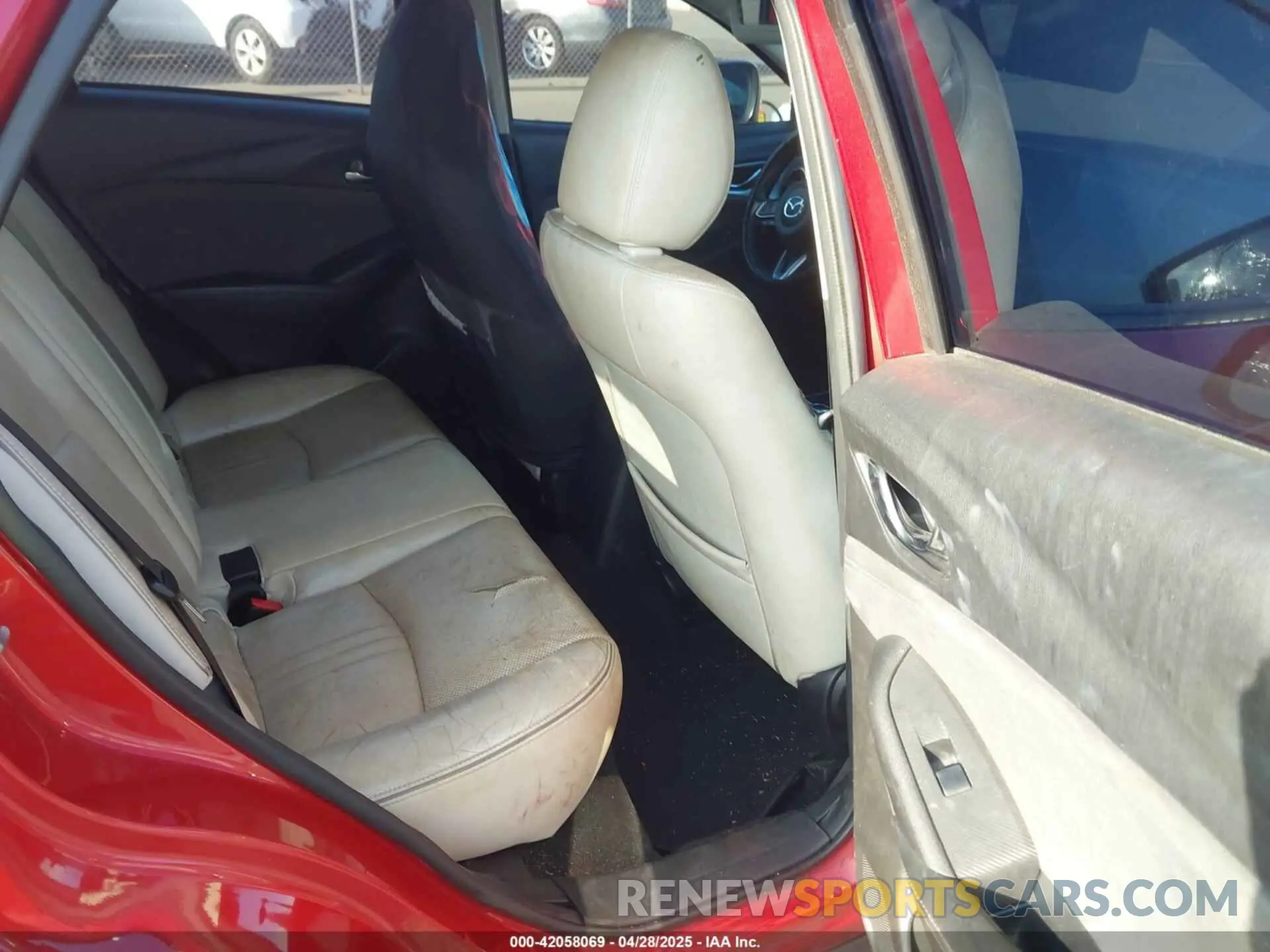 8 Photograph of a damaged car JM1DKFD71K0427650 MAZDA CX-3 2019