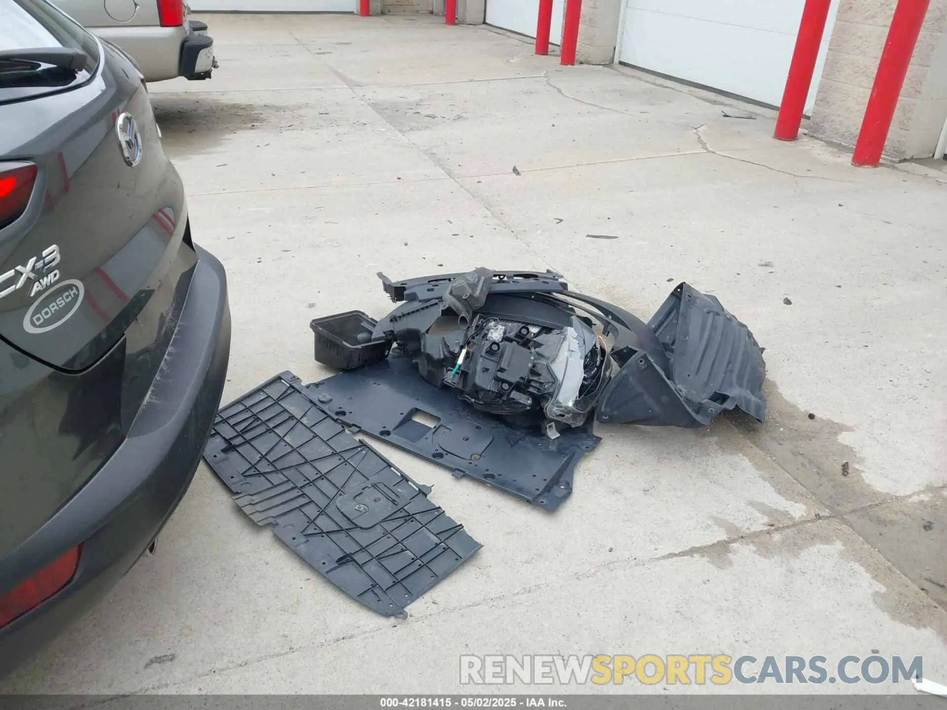 12 Photograph of a damaged car JM1DKFD72K0450239 MAZDA CX-3 2019