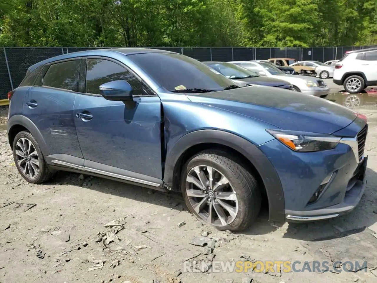 4 Photograph of a damaged car JM1DKFD74K1438541 MAZDA CX-3 2019