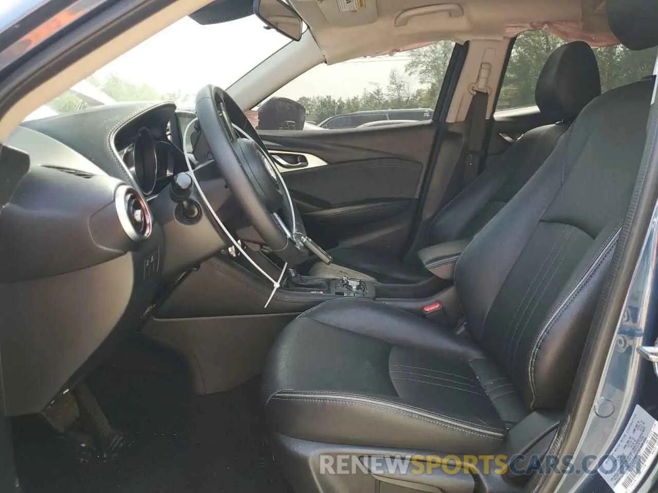 7 Photograph of a damaged car JM1DKFD74K1438541 MAZDA CX-3 2019