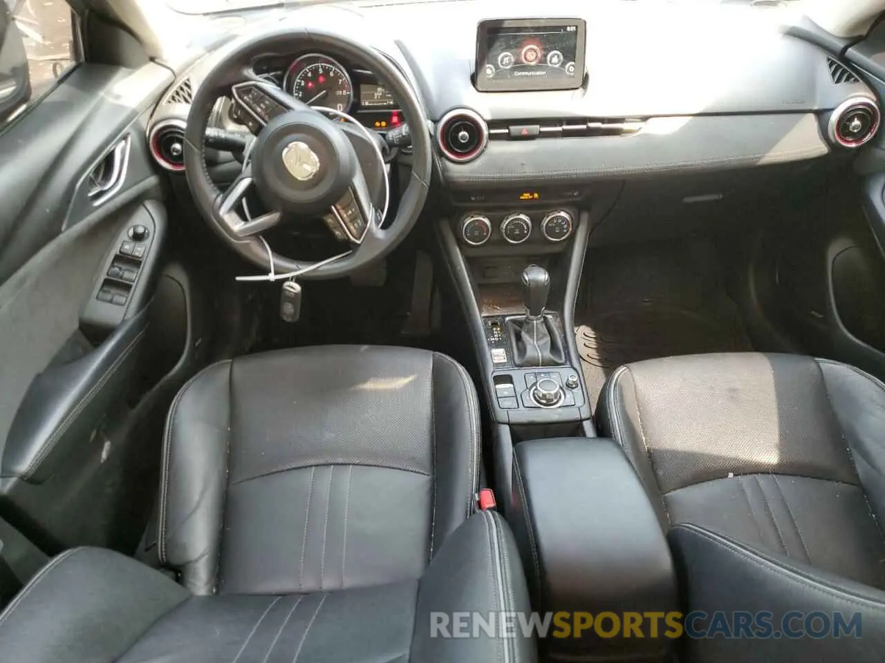 8 Photograph of a damaged car JM1DKFD74K1438541 MAZDA CX-3 2019