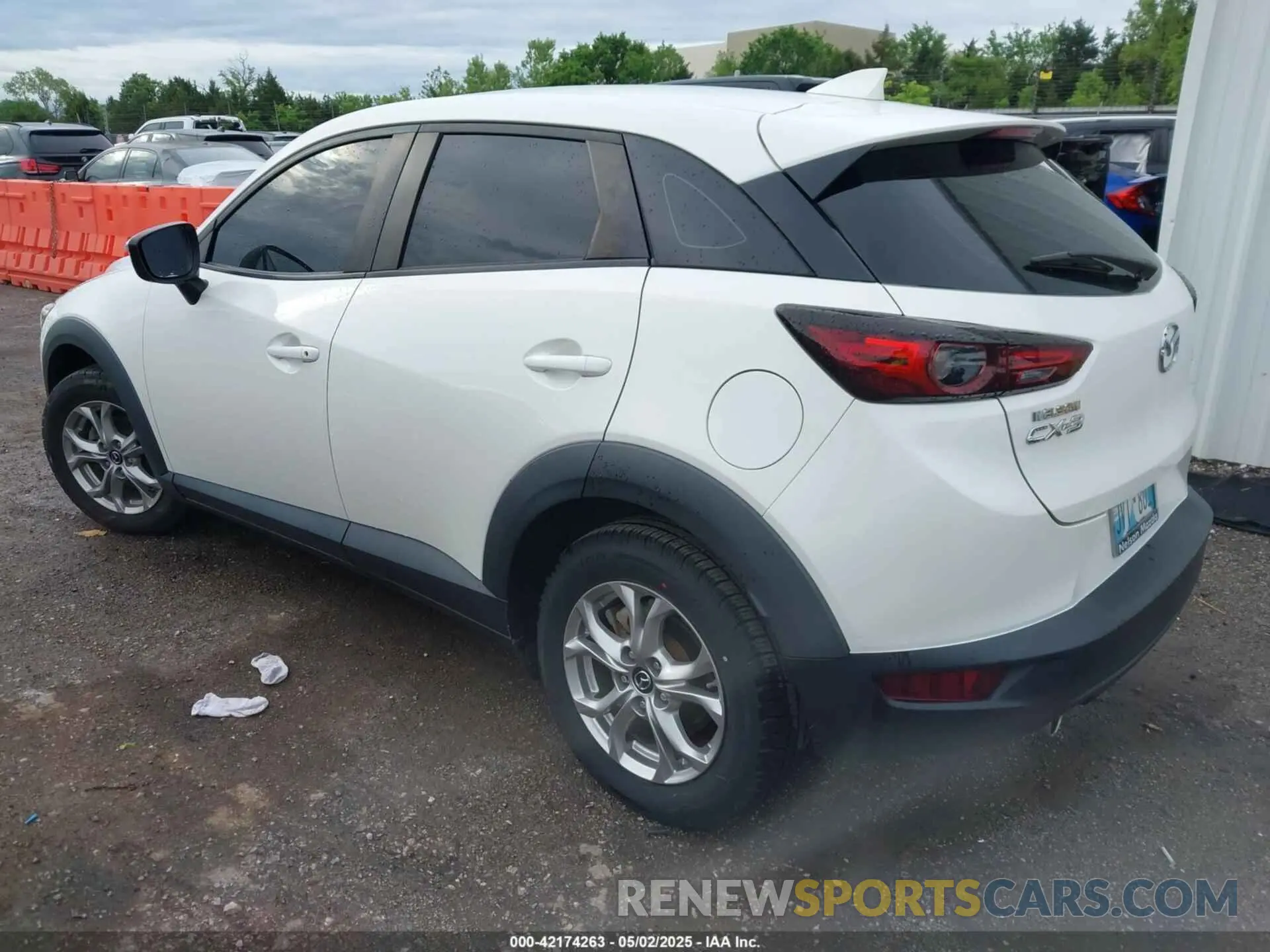 3 Photograph of a damaged car JM1DKDB74L1475226 MAZDA CX-3 2020