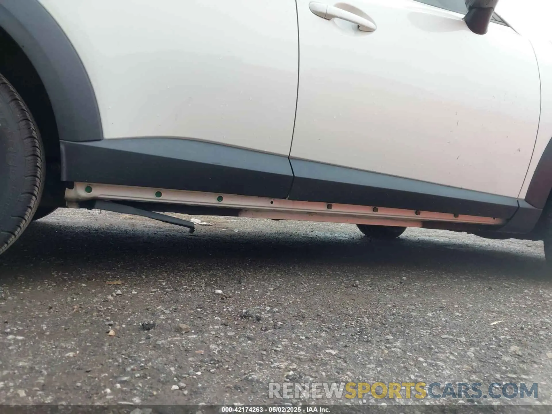 6 Photograph of a damaged car JM1DKDB74L1475226 MAZDA CX-3 2020