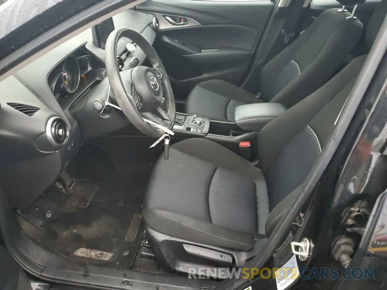 7 Photograph of a damaged car JM1DKFB70L1470505 MAZDA CX-3 2020