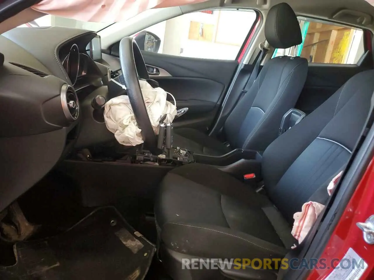 7 Photograph of a damaged car JM1DKFB73L1467405 MAZDA CX-3 2020