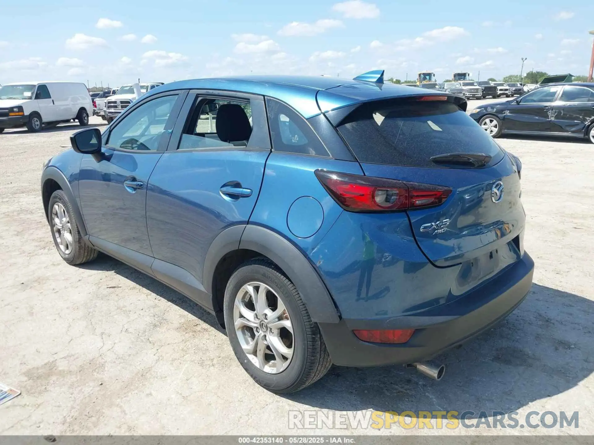3 Photograph of a damaged car JM1DKFB74L1474895 MAZDA CX-3 2020
