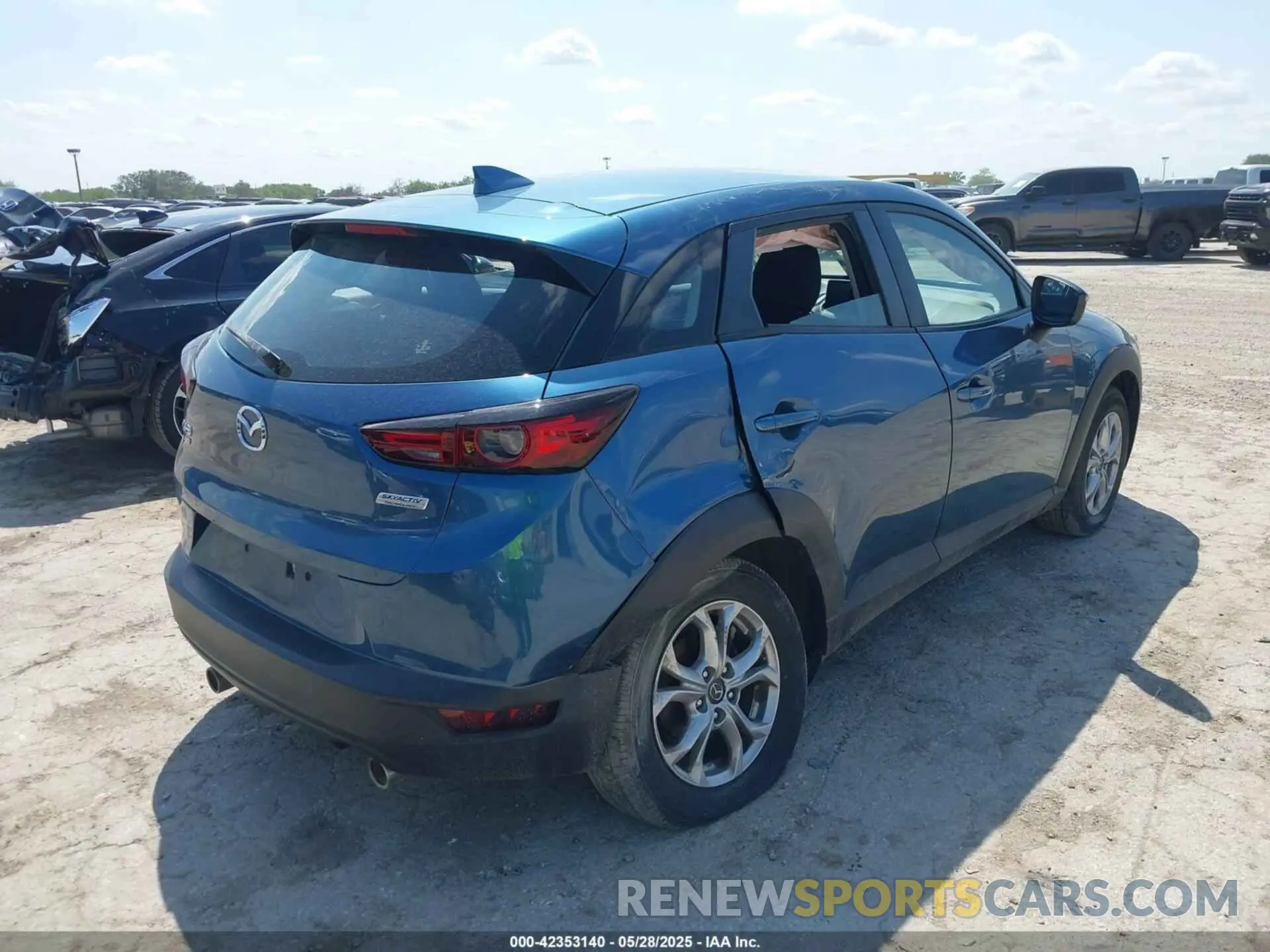 4 Photograph of a damaged car JM1DKFB74L1474895 MAZDA CX-3 2020