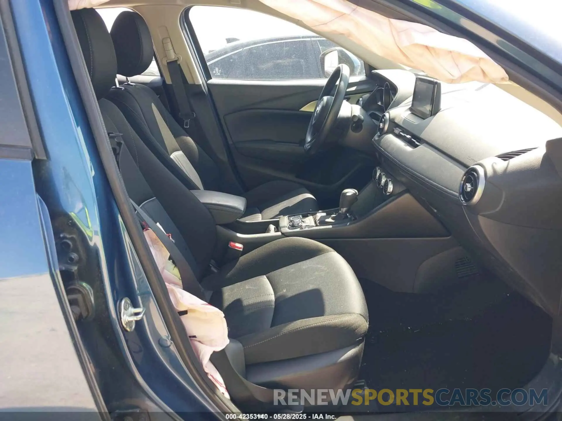 5 Photograph of a damaged car JM1DKFB74L1474895 MAZDA CX-3 2020