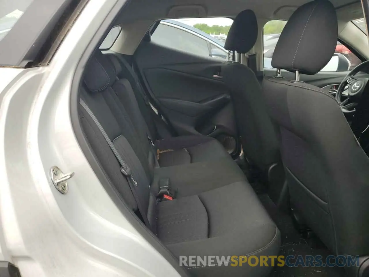 10 Photograph of a damaged car JM1DKFB75L1474078 MAZDA CX-3 2020