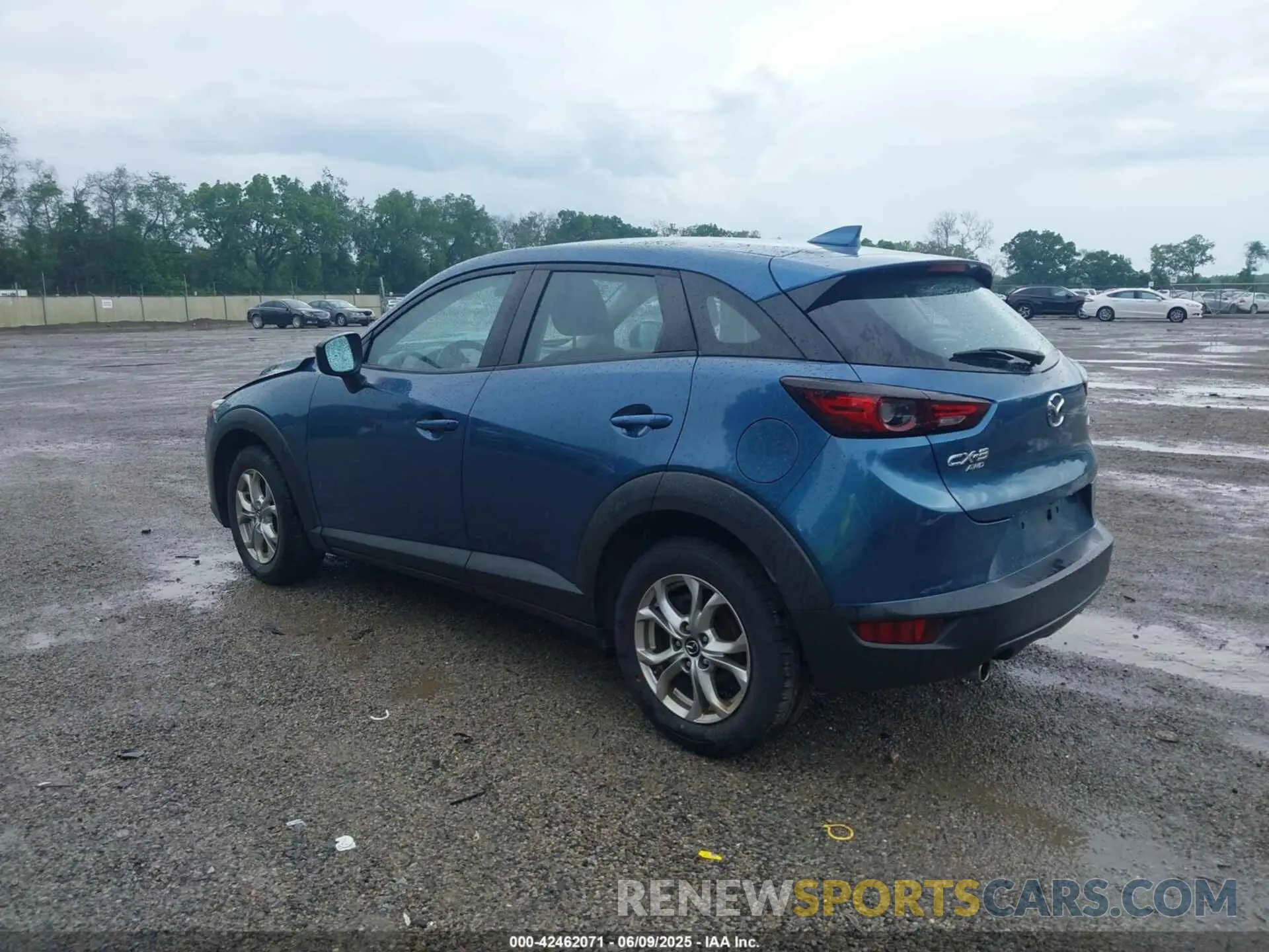 3 Photograph of a damaged car JM1DKFB76L1464689 MAZDA CX-3 2020