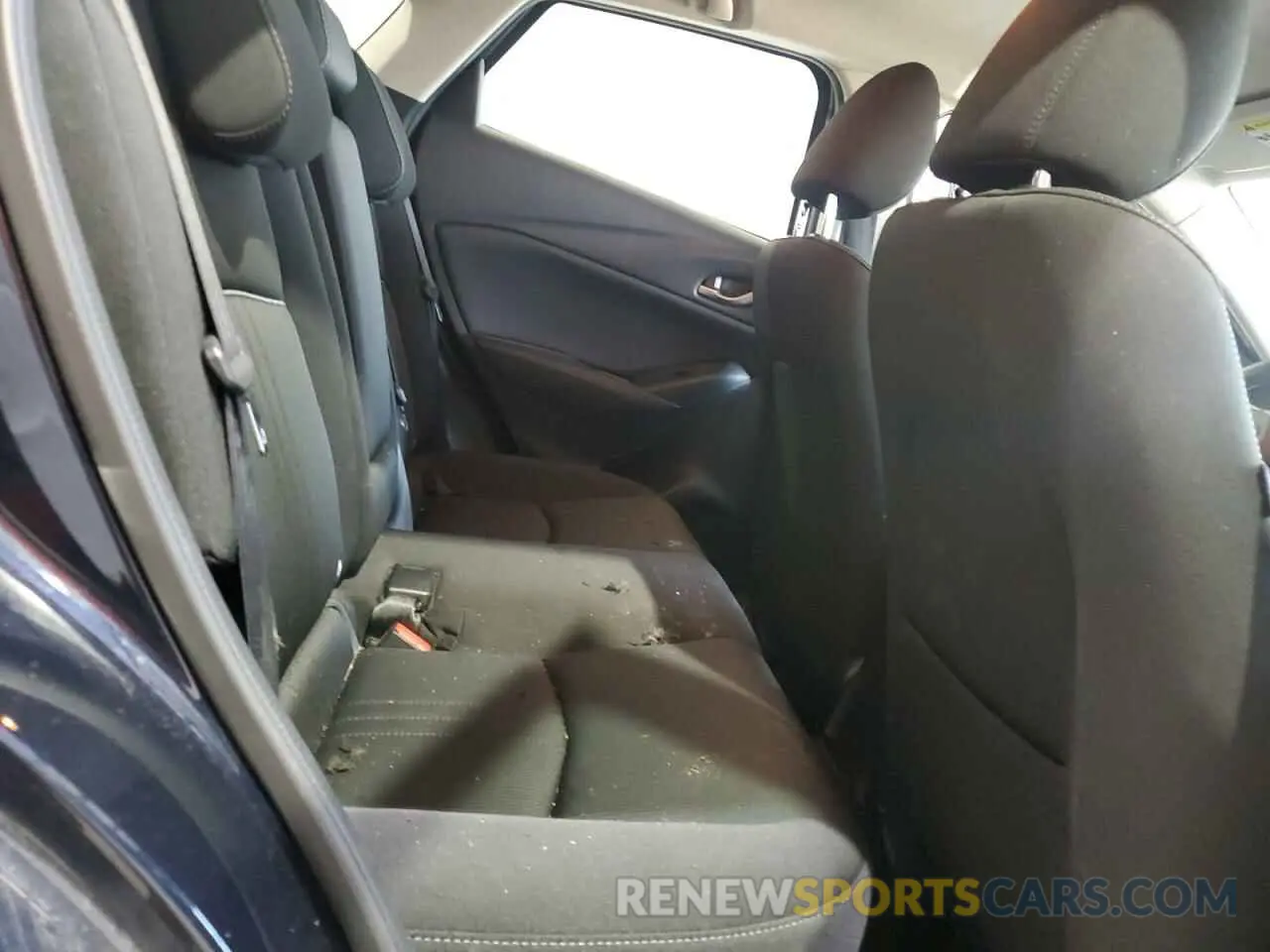 10 Photograph of a damaged car JM1DKFB77L1469156 MAZDA CX-3 2020