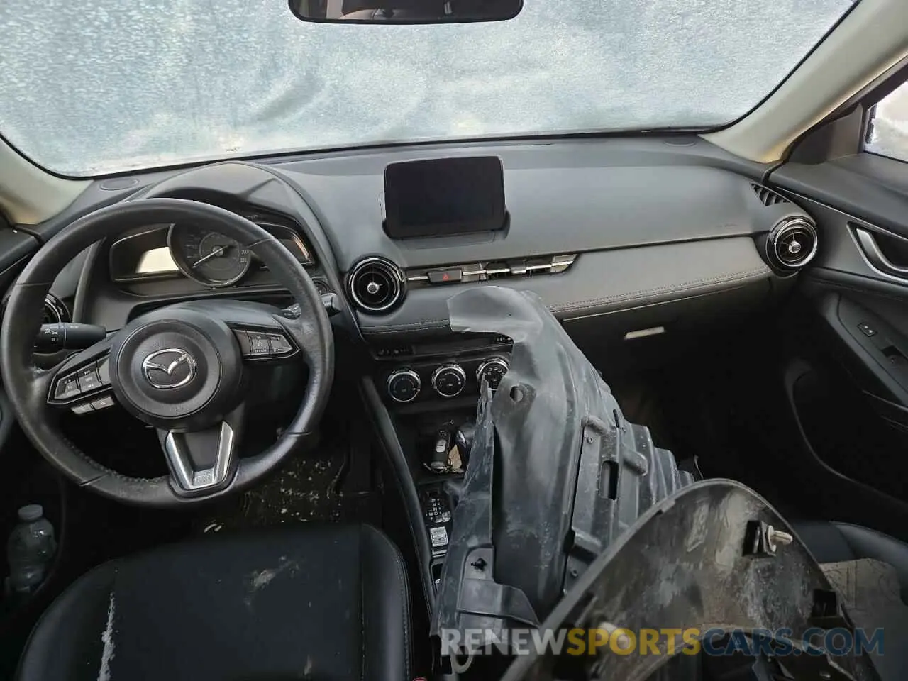 8 Photograph of a damaged car JM1DKFC72L1473243 MAZDA CX-3 2020