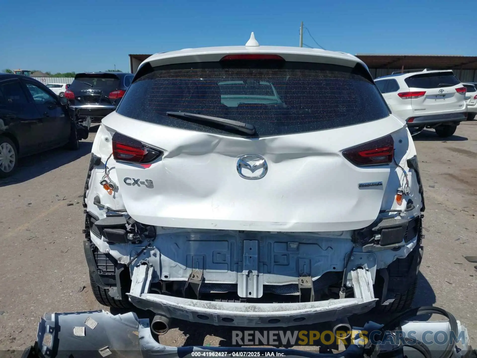 16 Photograph of a damaged car JM1DKDB7XM1511776 MAZDA CX-3 2021
