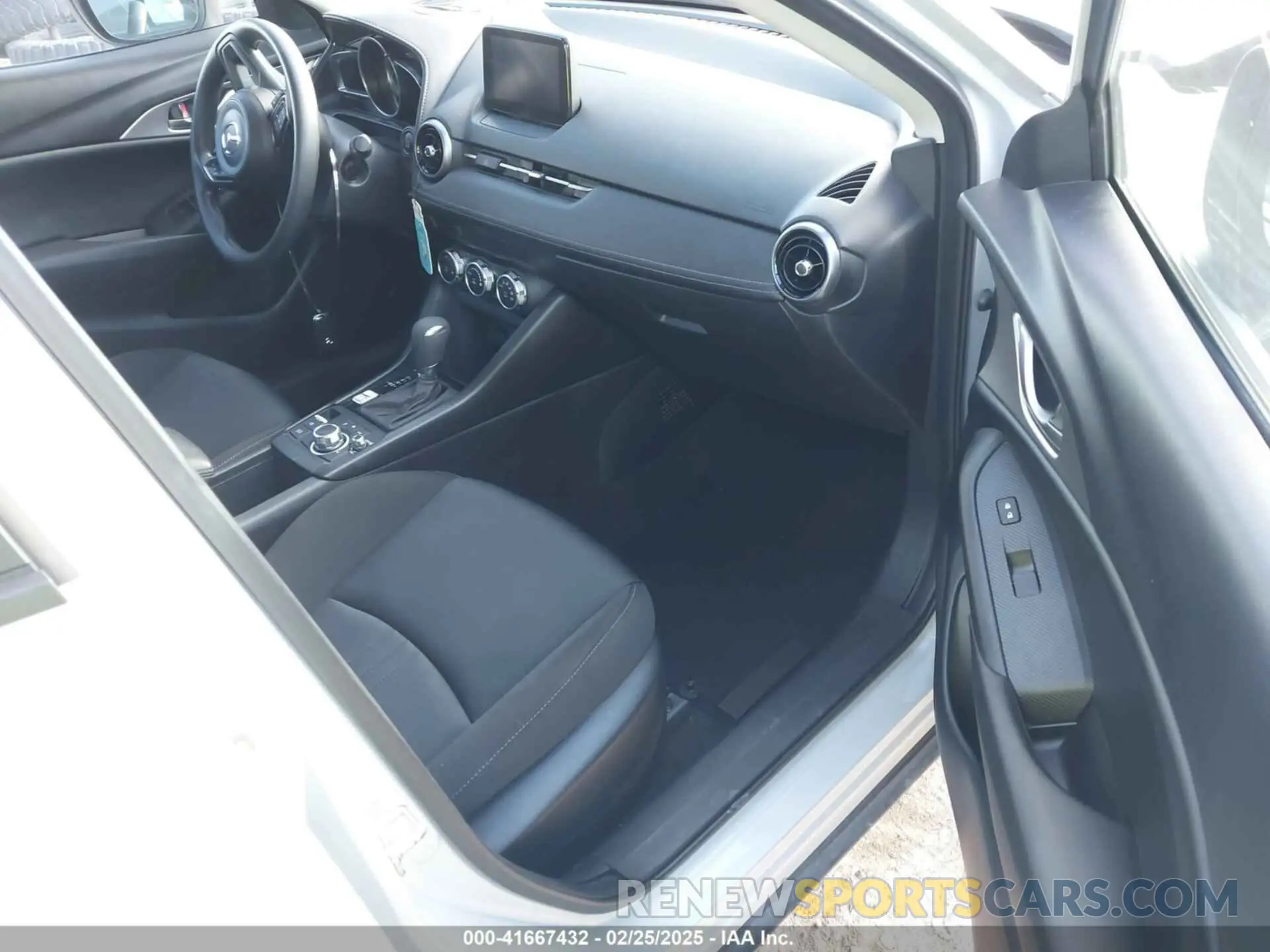 5 Photograph of a damaged car JM1DKFB70M1514312 MAZDA CX-3 2021