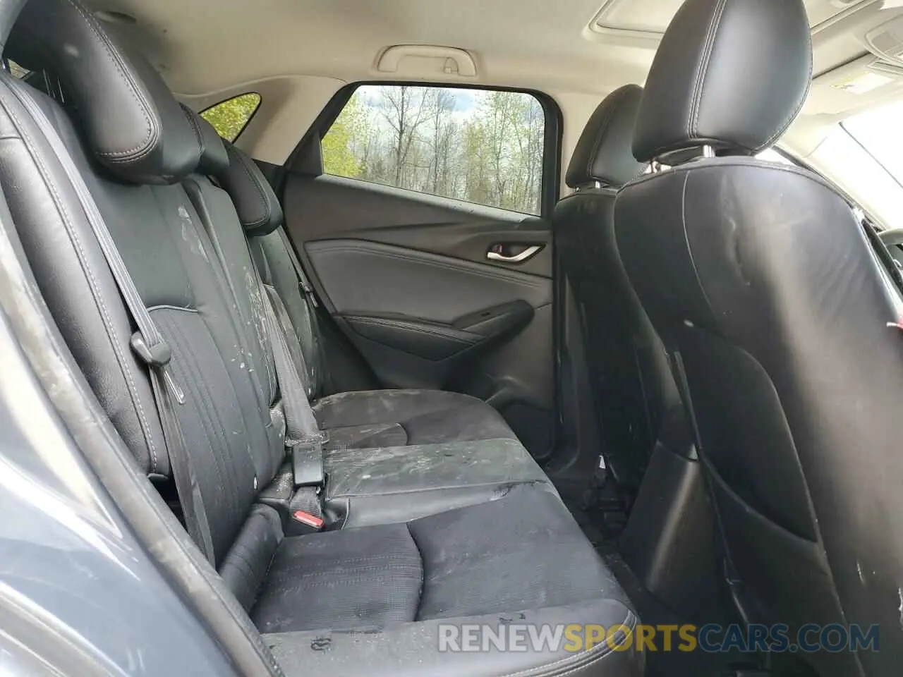 11 Photograph of a damaged car JM1DKFC79M1504702 MAZDA CX-3 2021