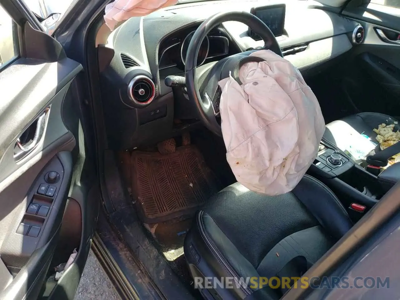 8 Photograph of a damaged car JM1DKFD70M1512475 MAZDA CX-3 2021