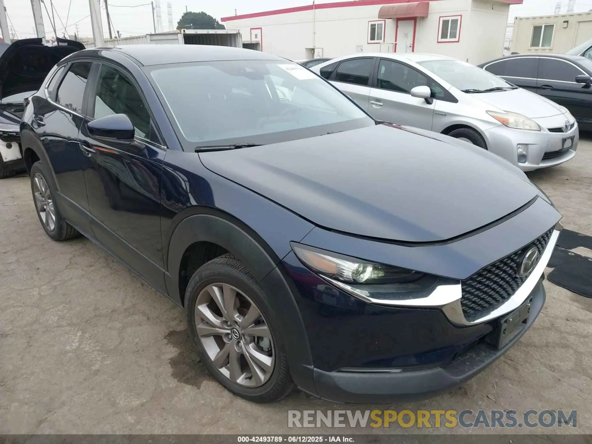 1 Photograph of a damaged car 3MVDMACL0LM124223 MAZDA CX-30 2020