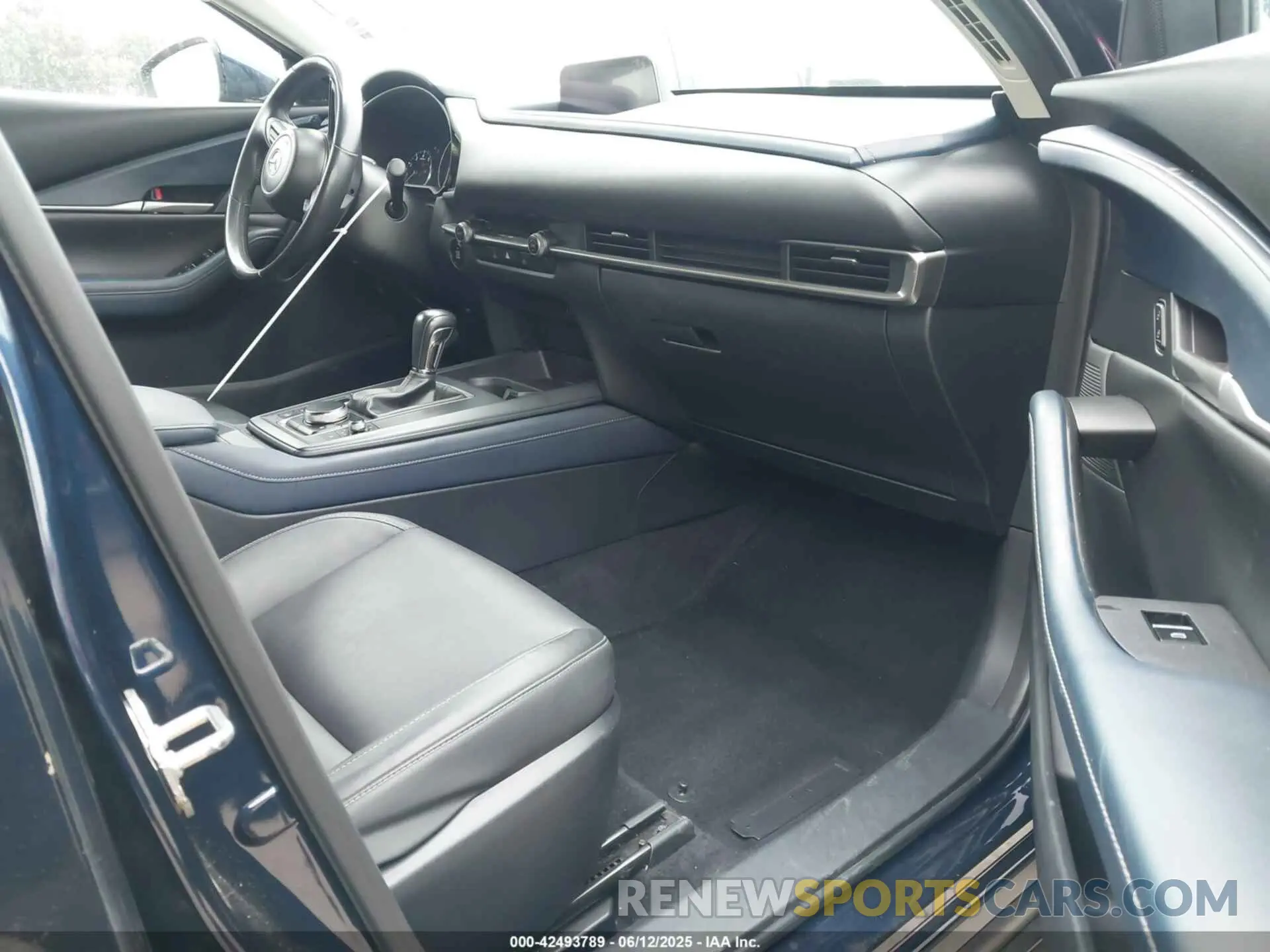 5 Photograph of a damaged car 3MVDMACL0LM124223 MAZDA CX-30 2020