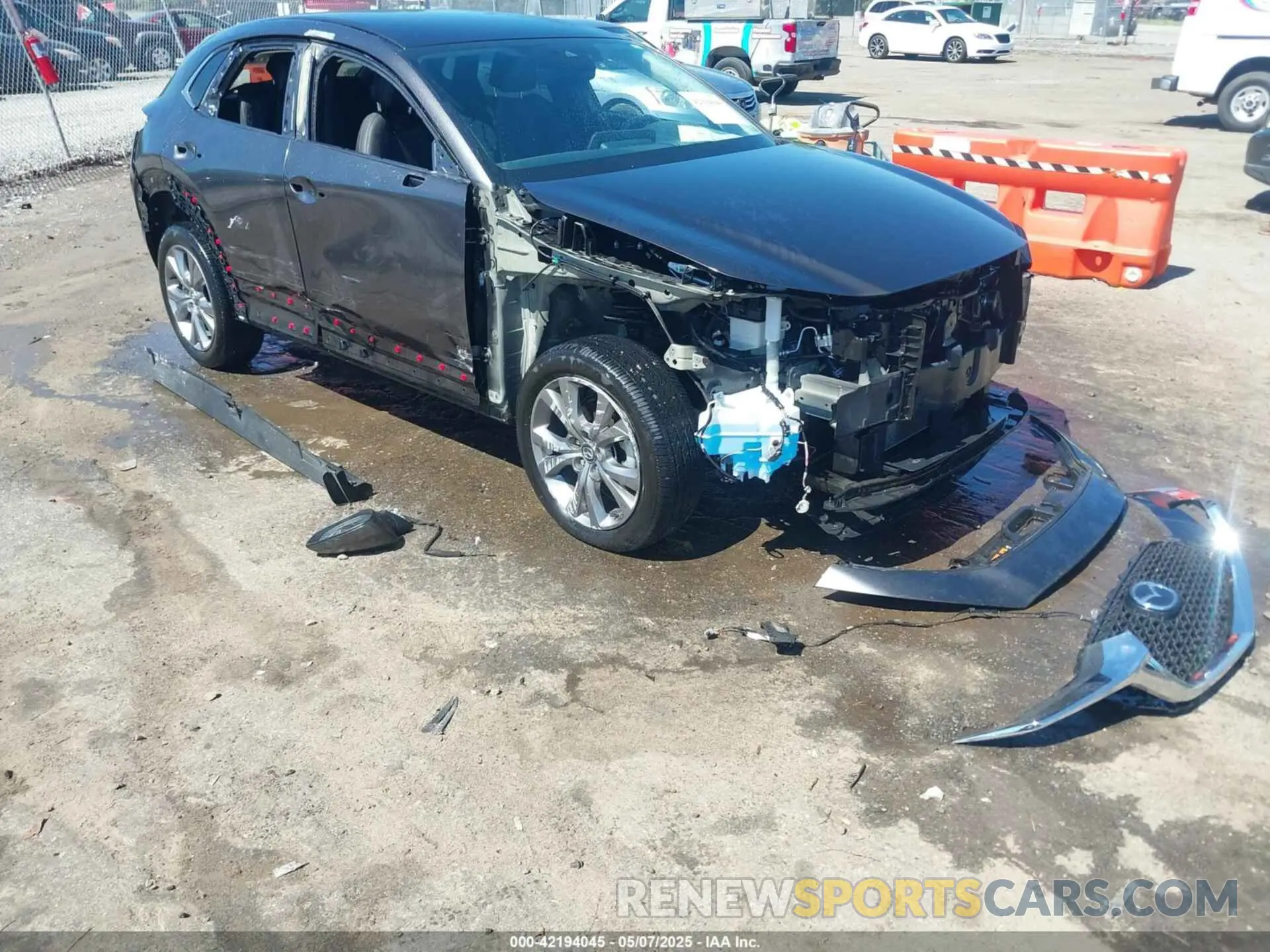 12 Photograph of a damaged car 3MVDMACL0LM130264 MAZDA CX-30 2020